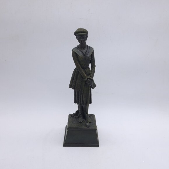 Crosa Female Golfer Statue - Picture 1 of 11